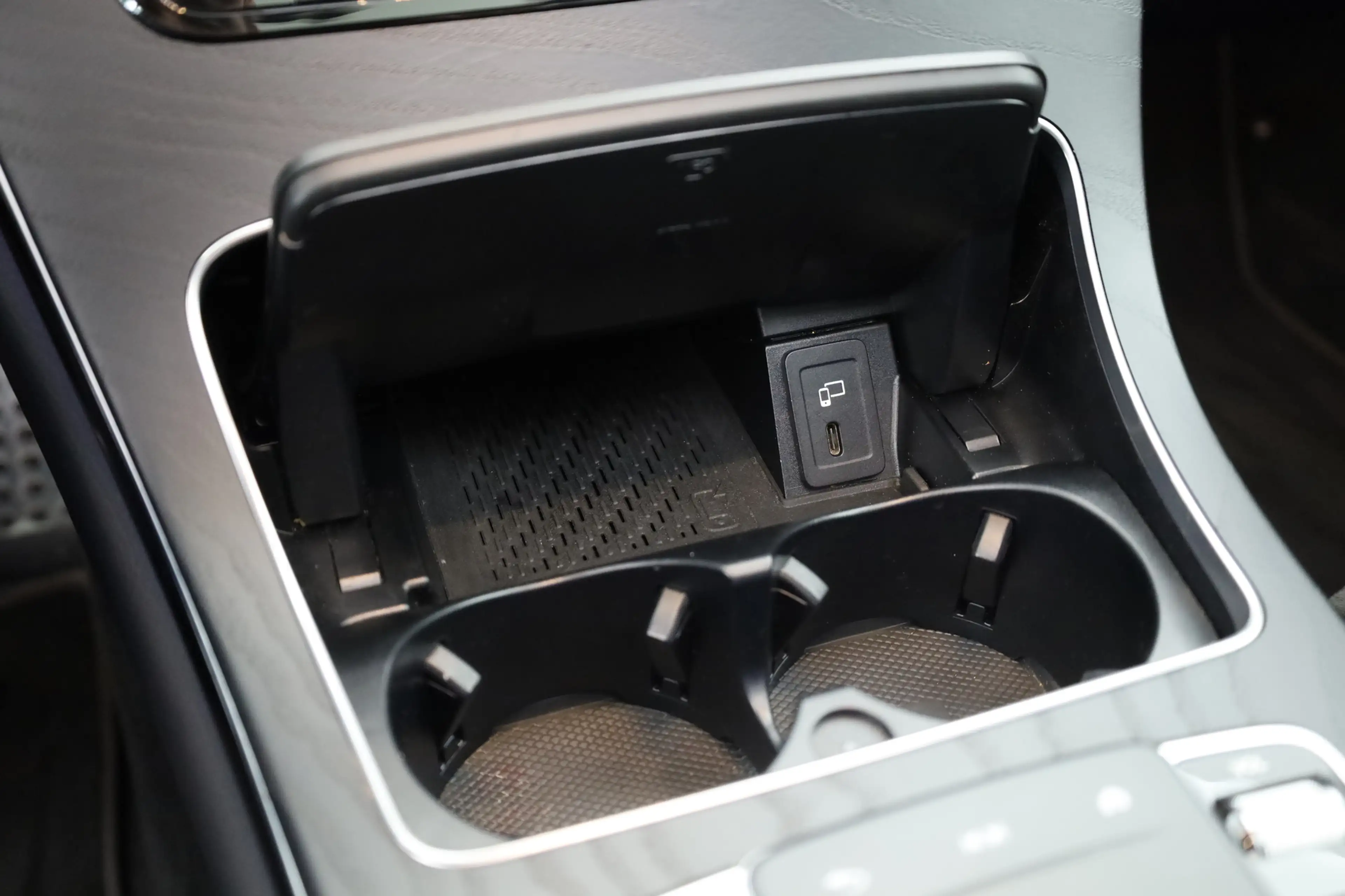 Mercedes-Benz GLC 300 Coupé 300e 4MATIC Business Solution AMG | SOH 100% — photo 40