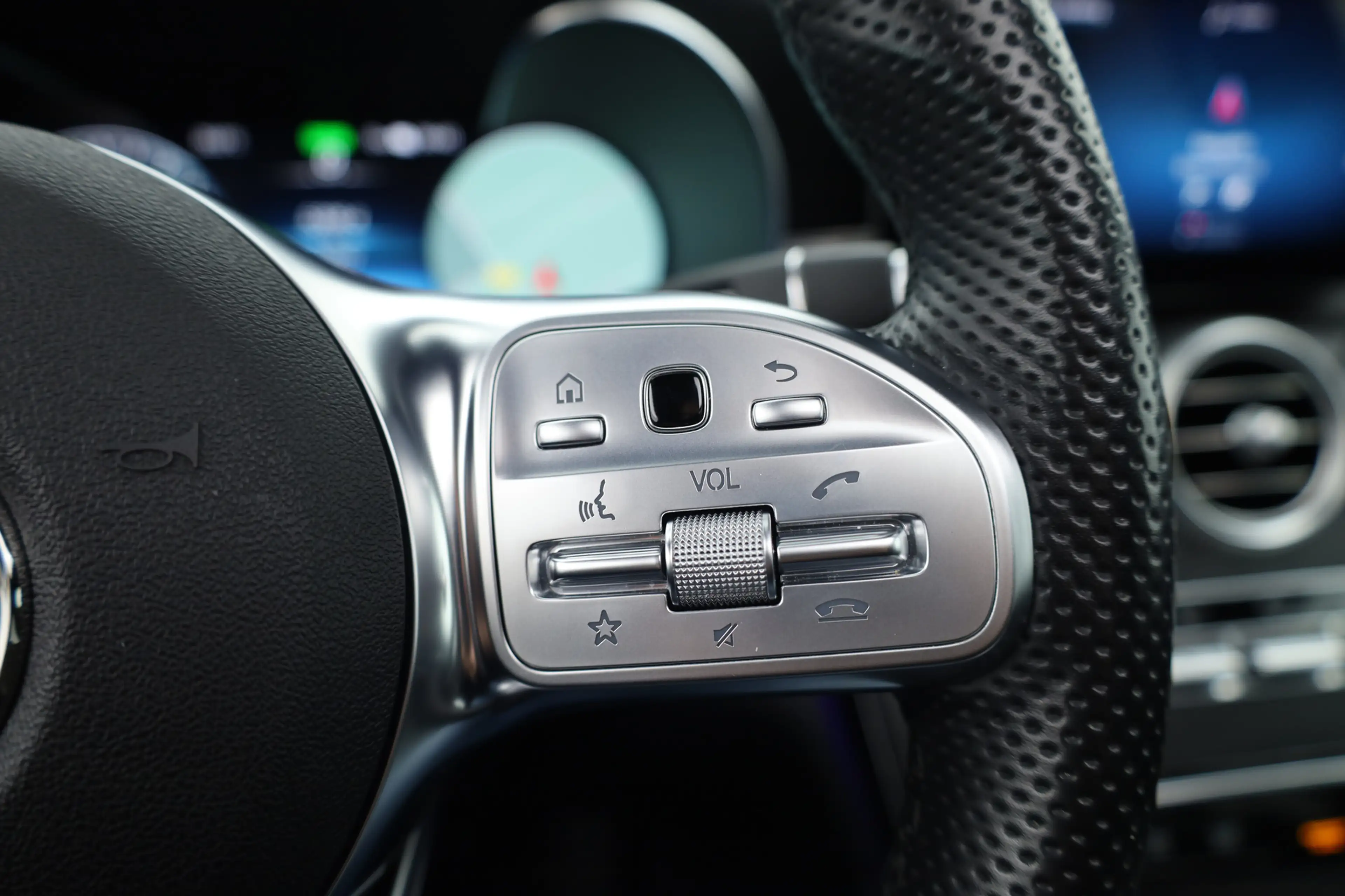 Mercedes-Benz GLC 300 Coupé 300e 4MATIC Business Solution AMG | SOH 100% — photo 22