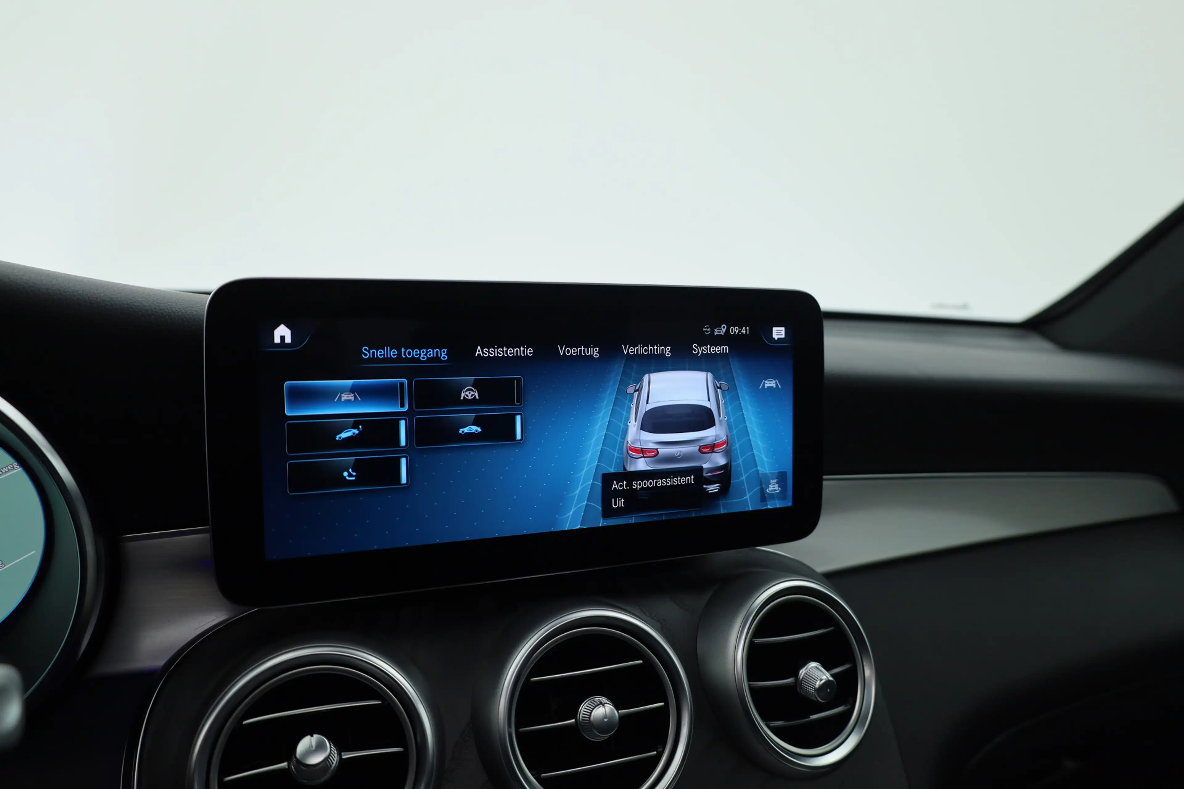 Mercedes-Benz GLC 300 Coupé 300e 4MATIC Business Solution AMG | SOH 100% — photo 31
