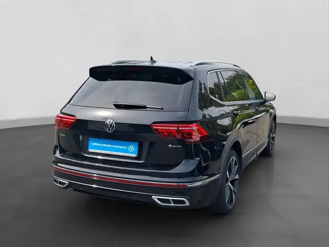 Volkswagen Tiguan Allspace view 3
