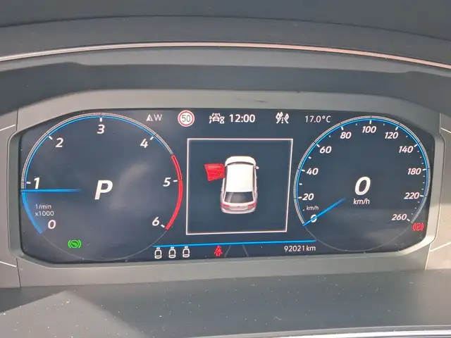 Volkswagen Tiguan Allspace view 10