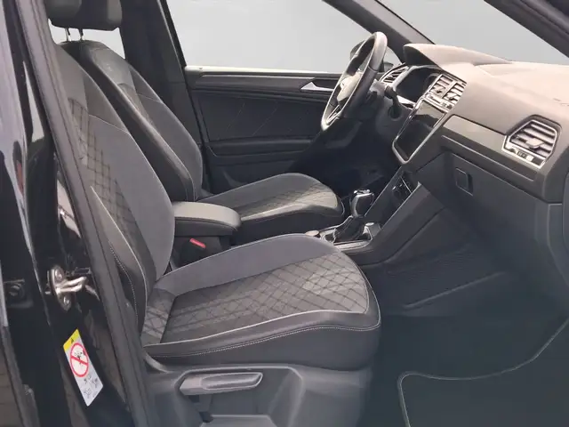 Volkswagen Tiguan Allspace view 4