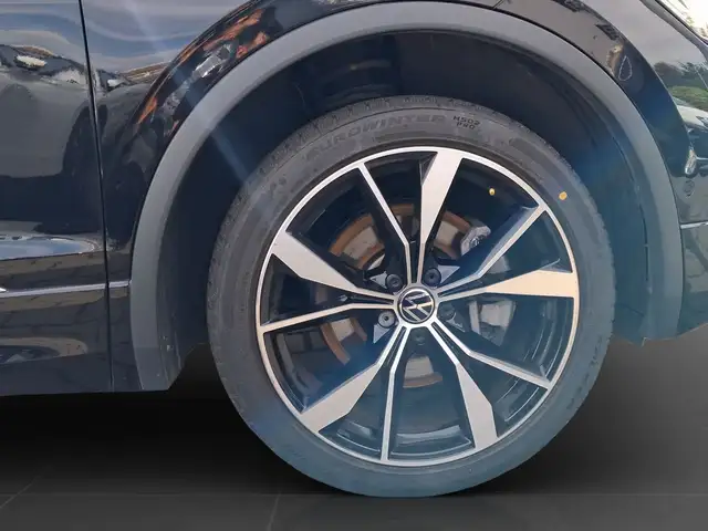 Volkswagen Tiguan Allspace view 7