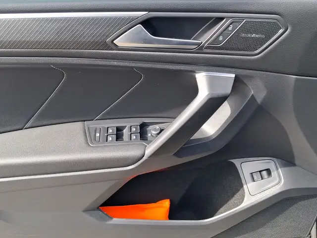 Volkswagen Tiguan Allspace view 8
