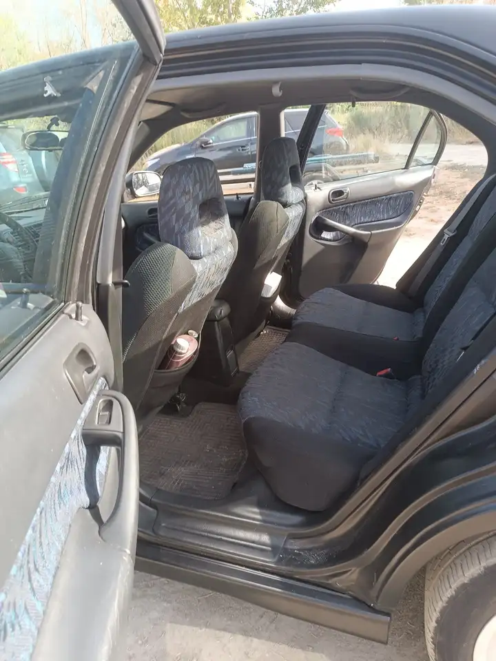 Honda Civic 1.6 VTi, foto 10