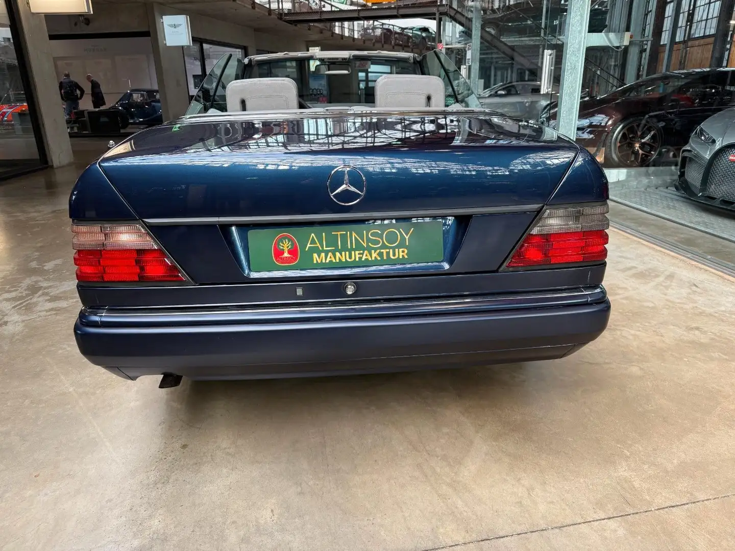 Mercedes-Benz 220 Cabrio Blau - 2