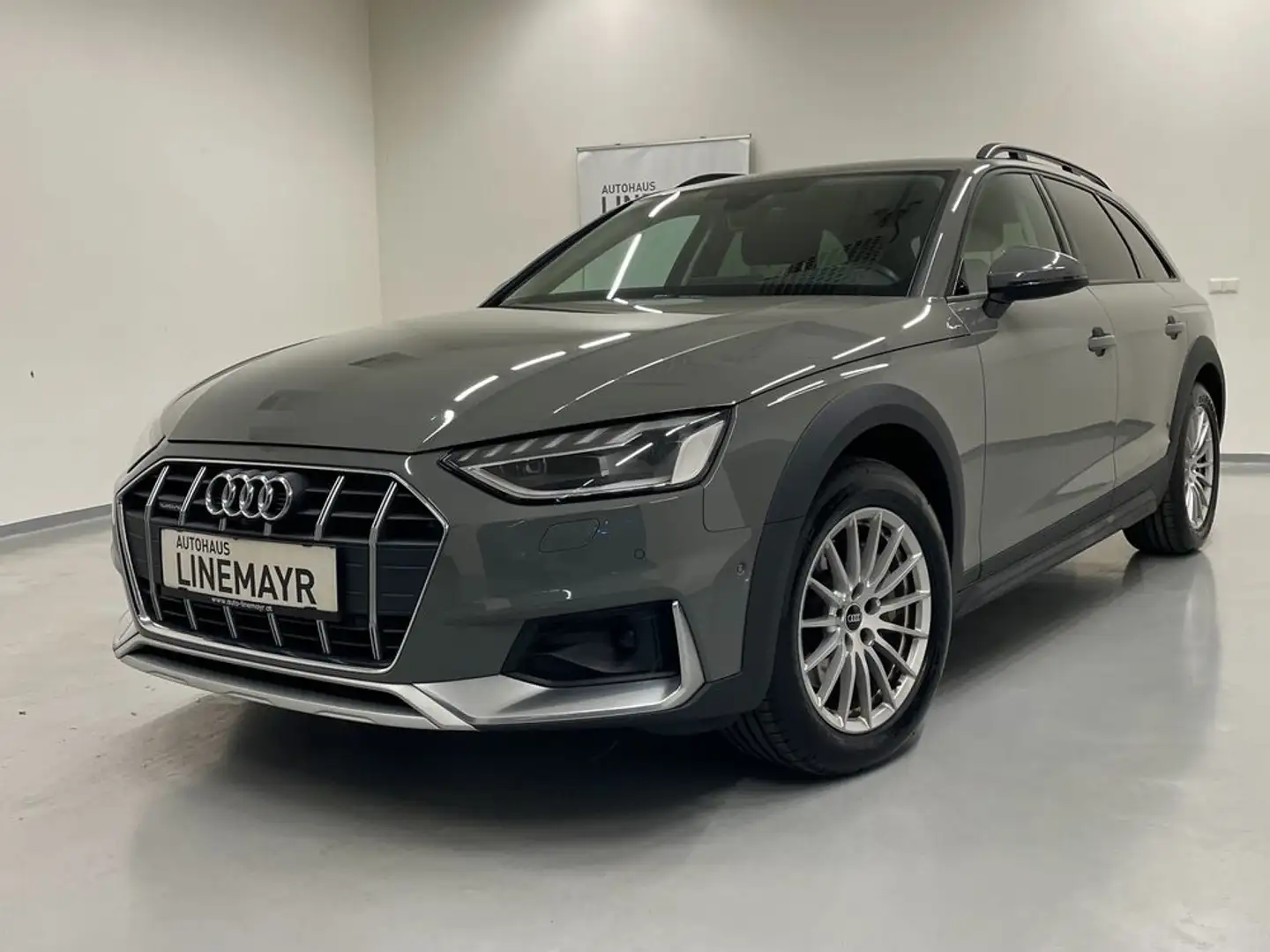 Audi A4 allroad 40 TDI quattro, LED,AHK Grau - 1