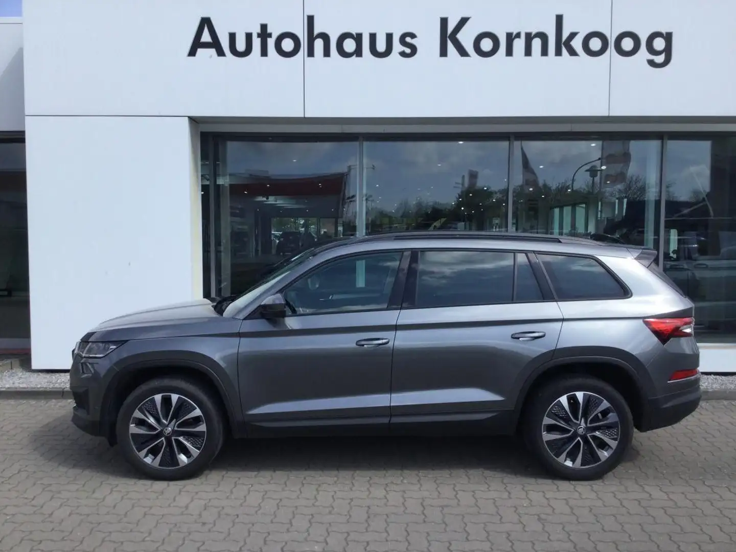 Skoda Kodiaq 2.0 TDI DSG Ambition "Tour" LED NAVI ACC AP Grau - 1