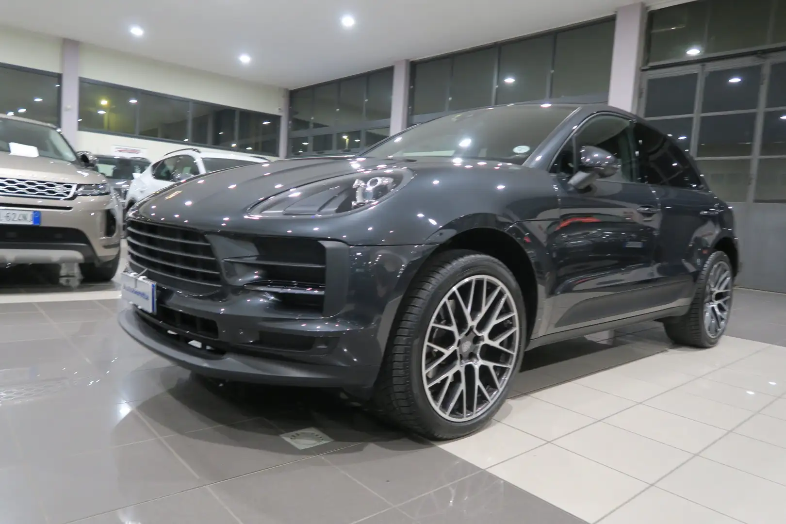 Porsche Macan Macan I 2019 2.0 245cv pdk Grijs - 1