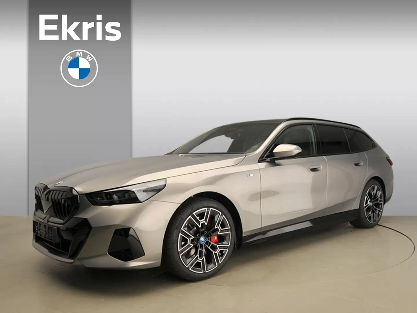 BMW i5 Touring eDrive40 | M Sportpakket Pro | Innovation Grijs - 1