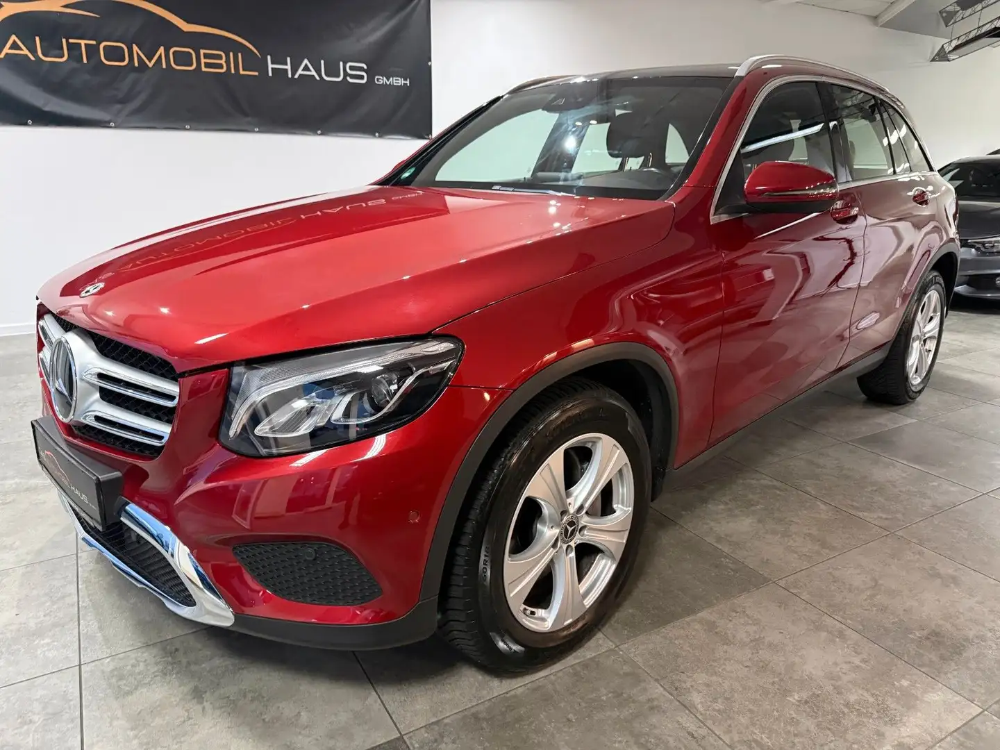 Mercedes-Benz GLC 250 d 4Matic Exklusive *AMG*AHK*ACC*PANO*LED* Rot - 1