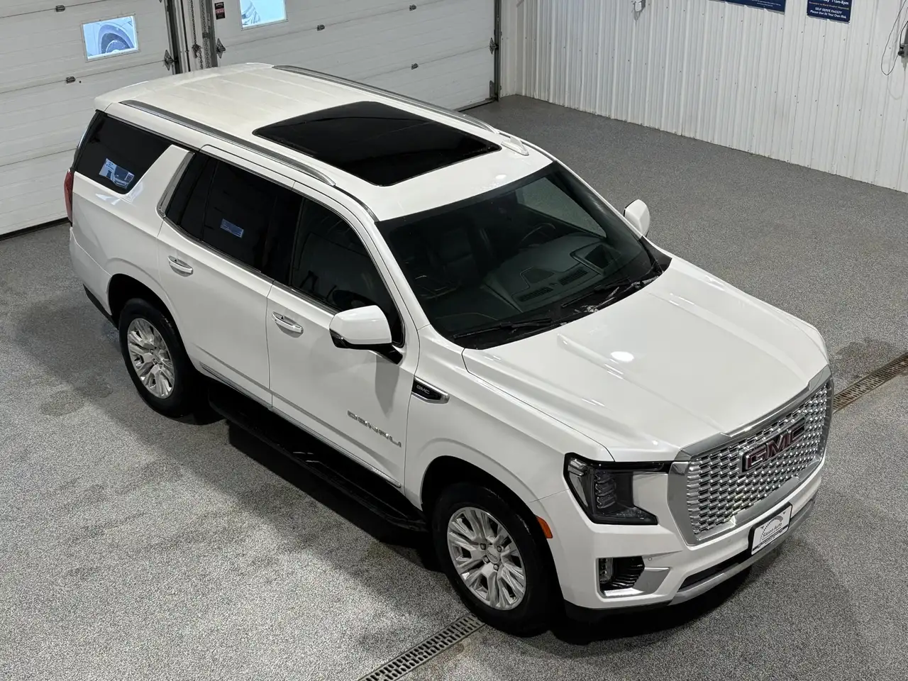 GMC Yukon снимка GMC Yukon