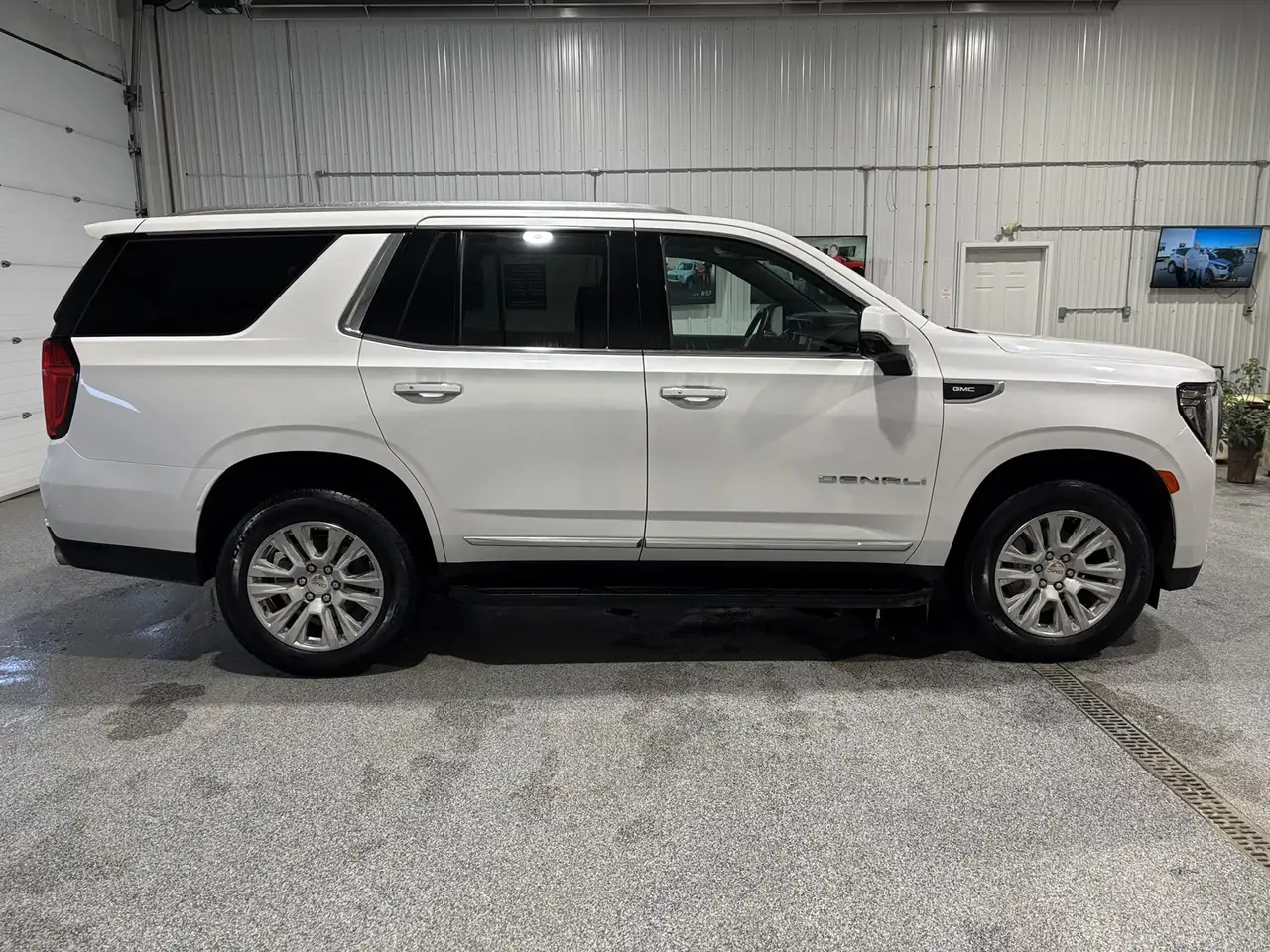 GMC Yukon снимка GMC Yukon