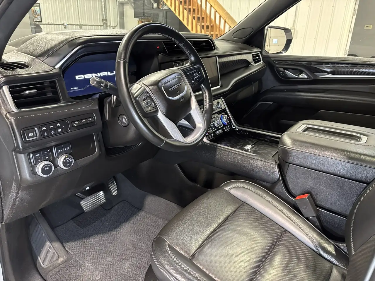 GMC Yukon снимка GMC Yukon