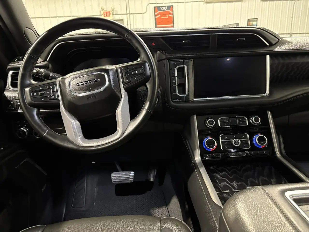 GMC Yukon снимка GMC Yukon