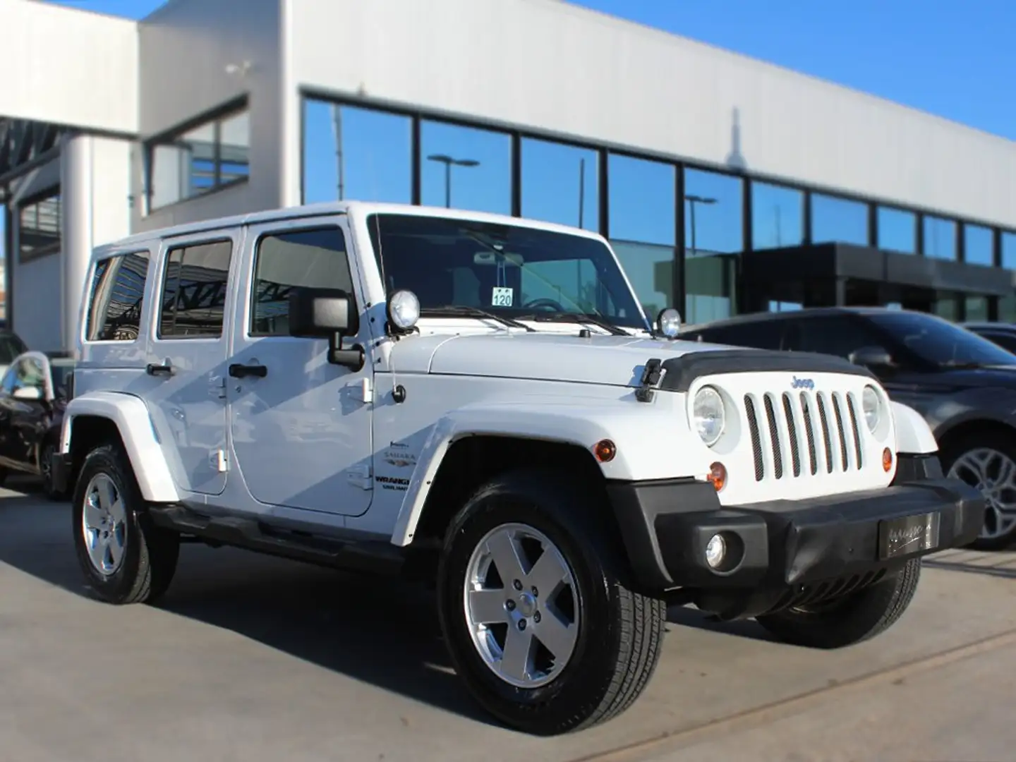 Jeep Wrangler Unlimited 2.8 crd Sahara auto Bianco - 1