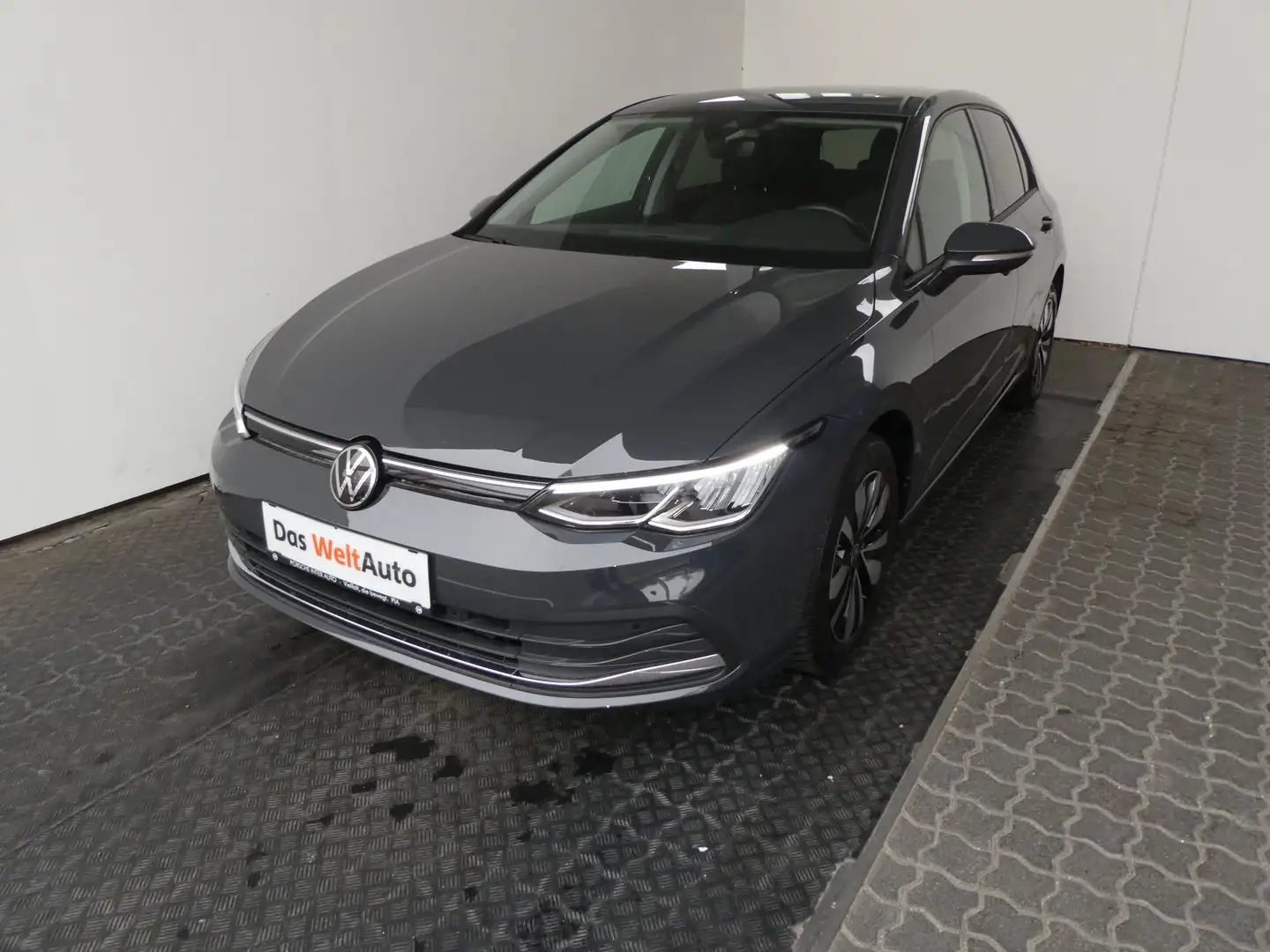 Volkswagen Golf VIII Lim. Life Grau - 1