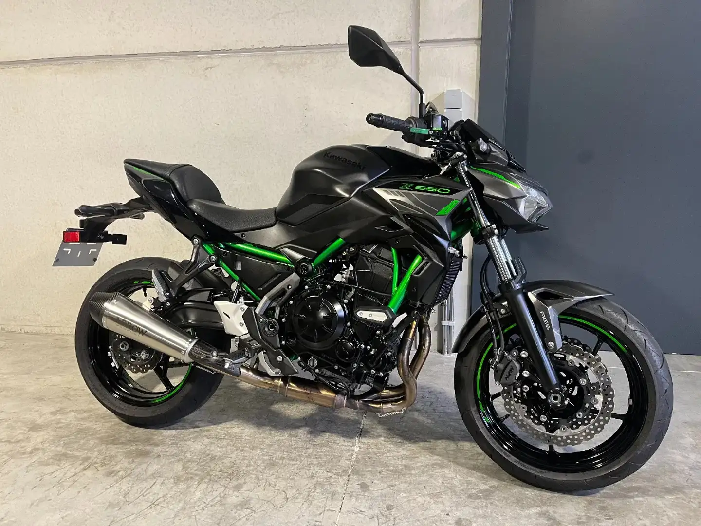 Kawasaki Z 650 A2 35kW met Arrowuitlaatlijn - 1
