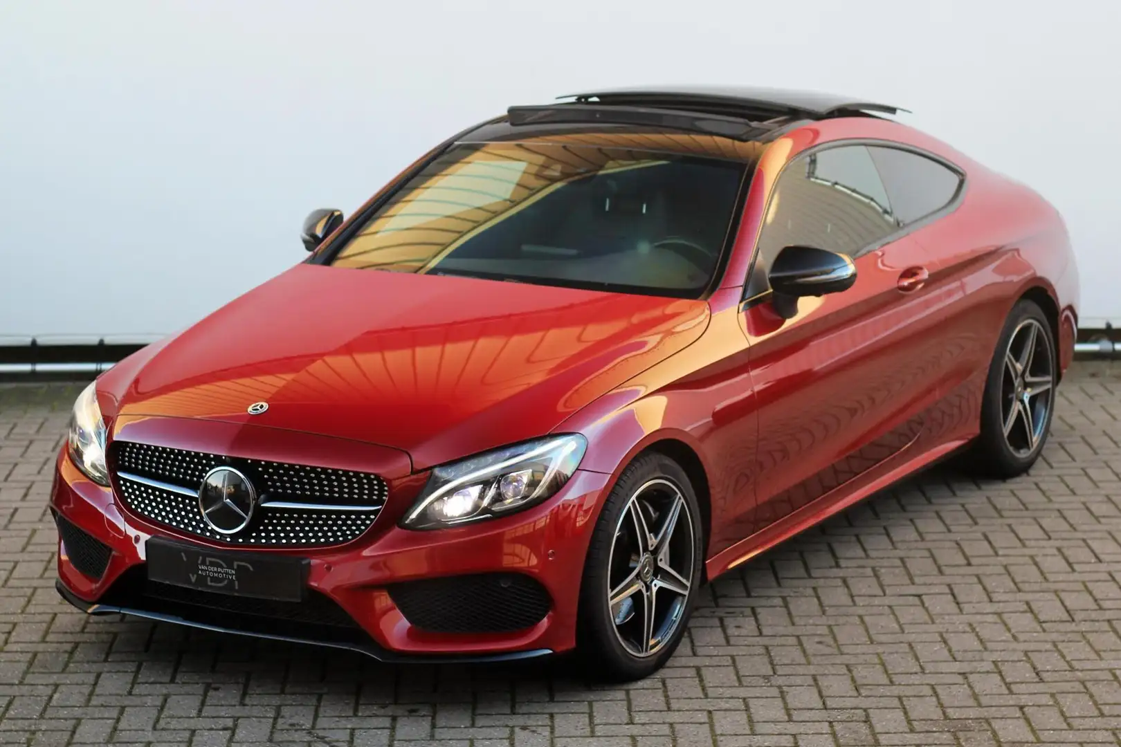 Mercedes-Benz C 300 Coupé Prestige|PANO|AMG|360|ACC|Sfeer Rouge - 2