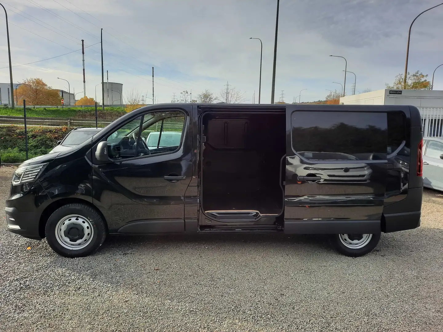 Renault Trafic Fourgon 3.0T L2H1 2.0 DCI 150 BVA Advance Zwart - 2