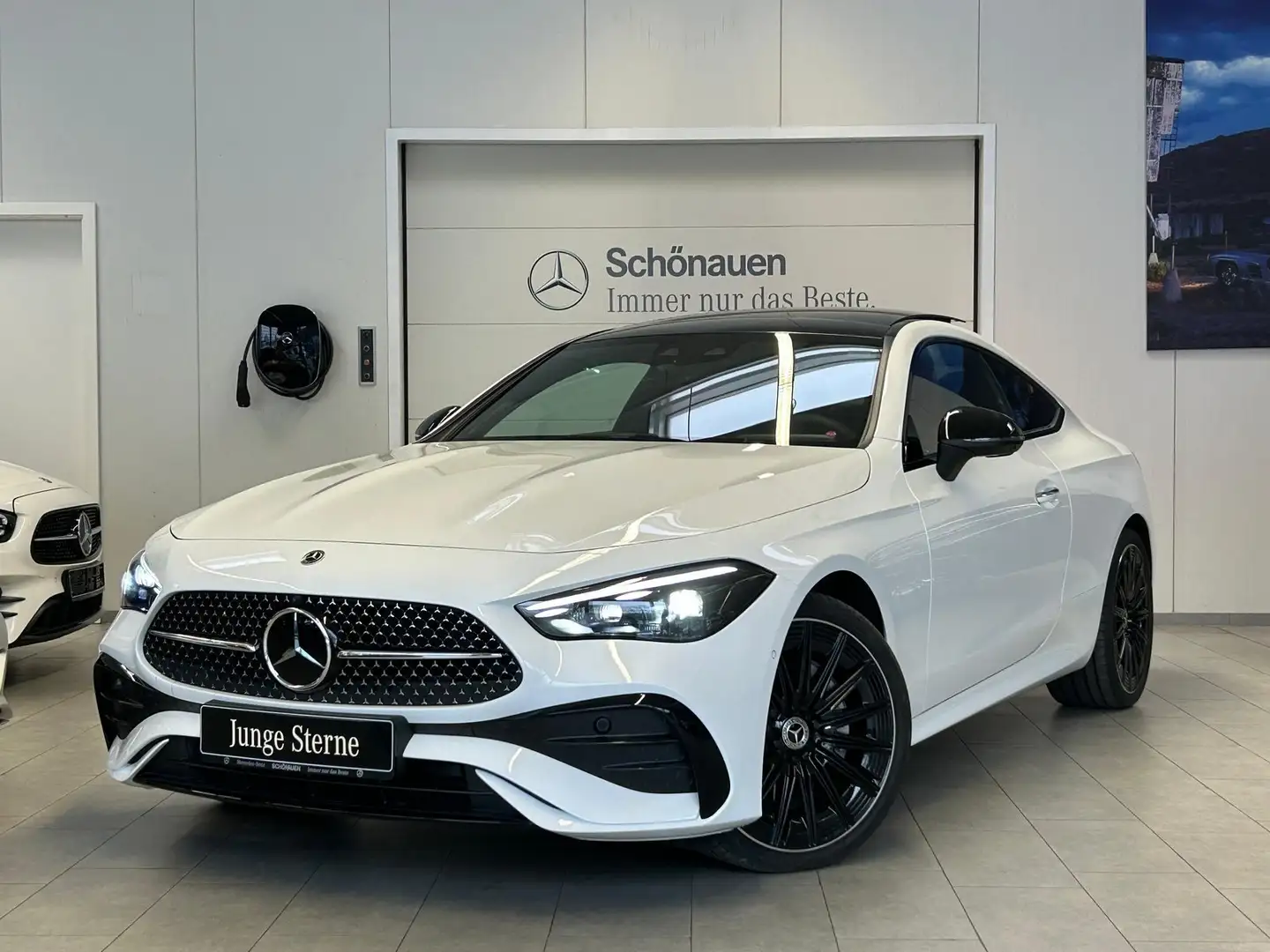 Mercedes-Benz CLE 300 4M AMG PANO+CARBON+MEMO+HUD+BURMES+DISTR Weiß - 1