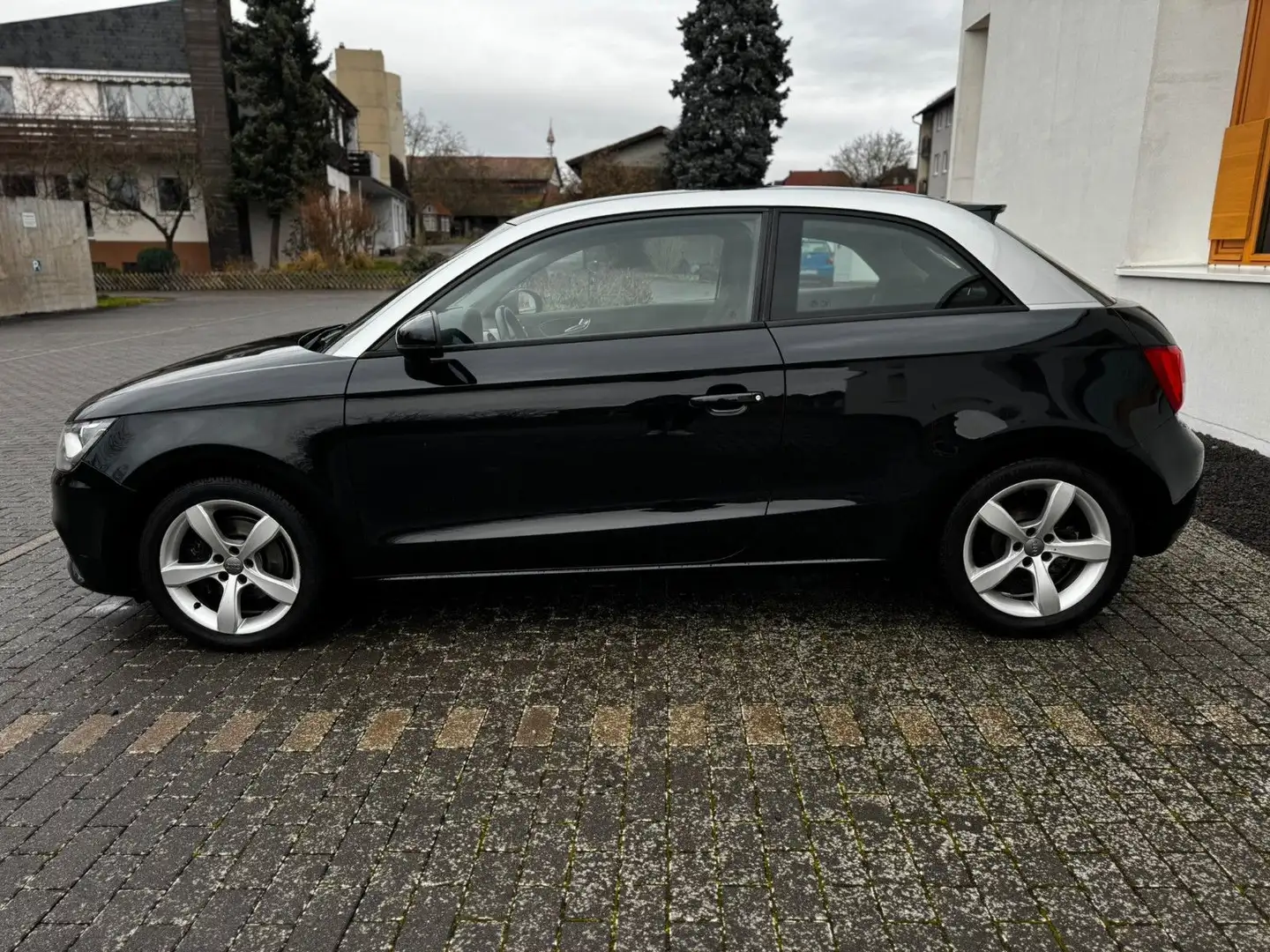Audi A1 1.4 TFSI *S-Tronic*SHZ*LED*KLIMAAUT.*TÜV NEU* Schwarz - 2