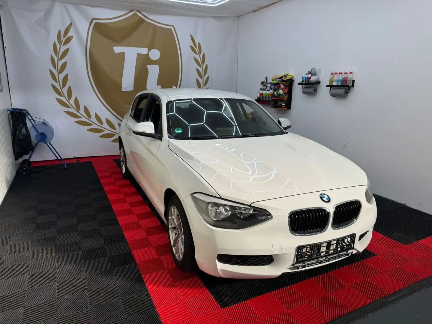 BMW 116 *Baureihe*Lim.*5-trg.*116i*TÜV*STZGH*EURO6* Білий - 2