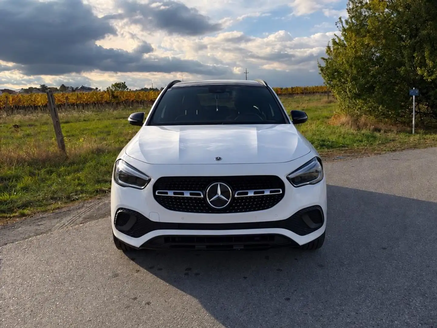 Mercedes-Benz GLA 180 GLA 180 d Aut. Weiß - 1