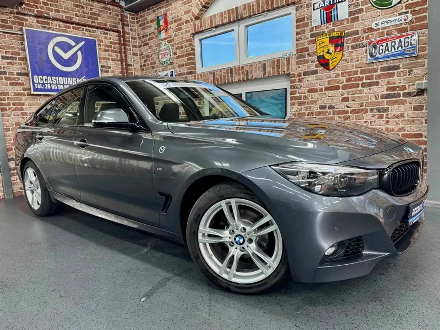 BMW 320 320iA Gran Turismo 2.0 184cv Auto M-SPORT Gris - 1