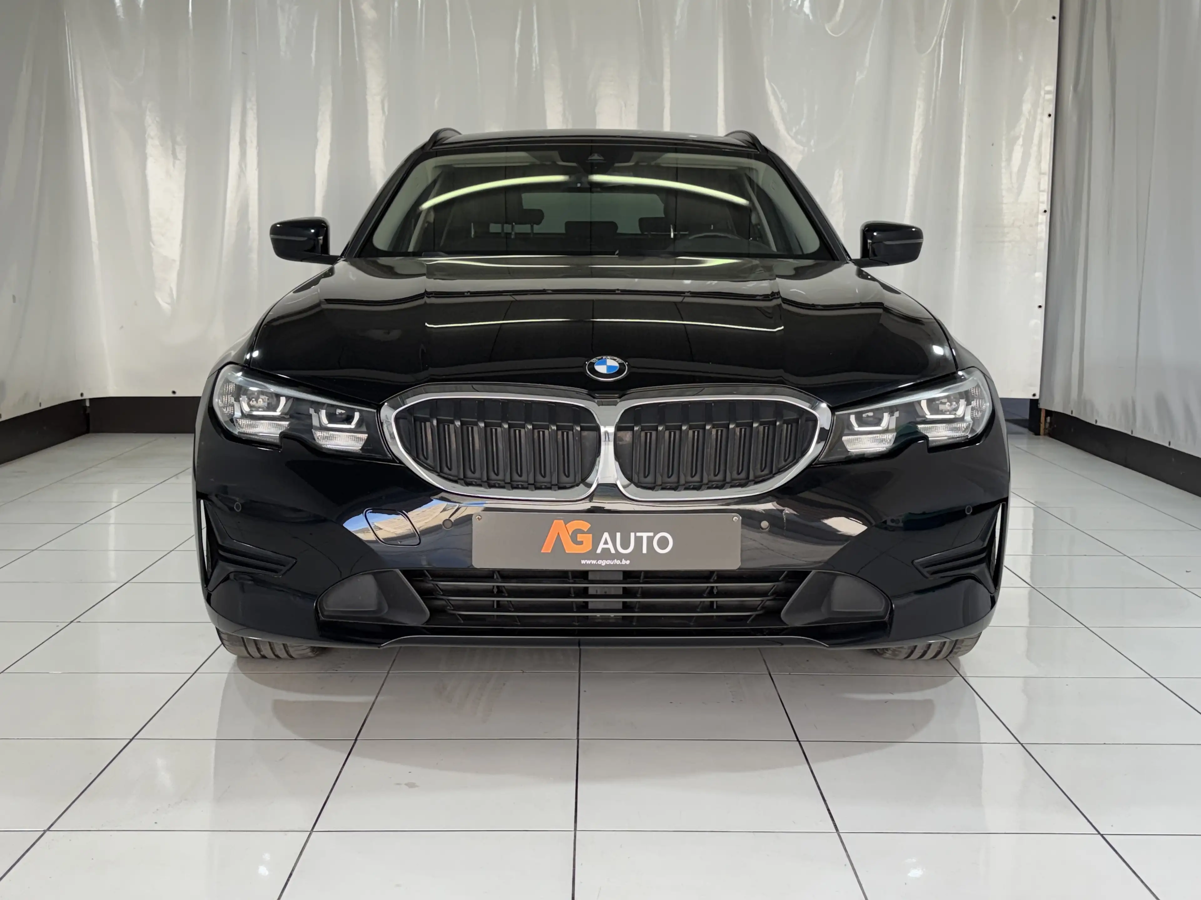 BMW 316 2.0 dA * Carplay * Digital * Cruise * Bi-Zone — photo 2