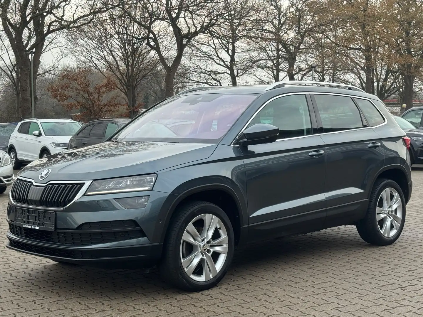 Skoda Karoq 2.0 TDI Style °360°VC°ACC°AHK° Grau - 1