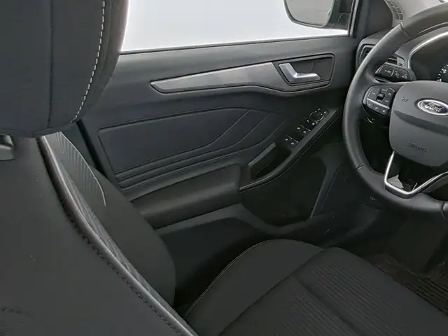 Ford Focus view 14