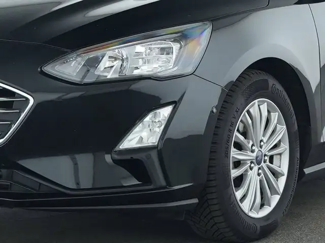 Ford Focus view 11