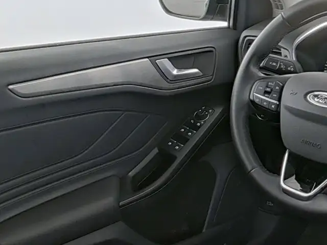 Ford Focus view 19
