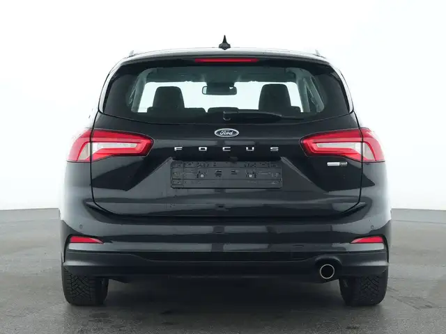 Ford Focus view 4