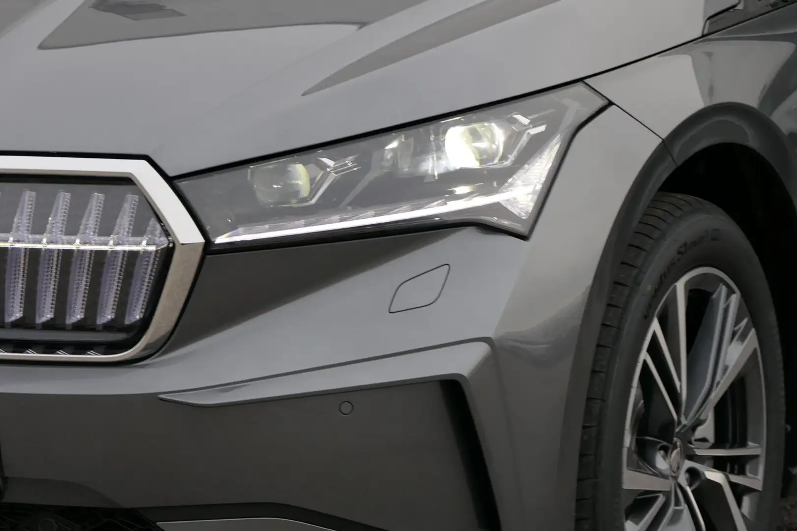 Skoda Enyaq 85x Grau - 2