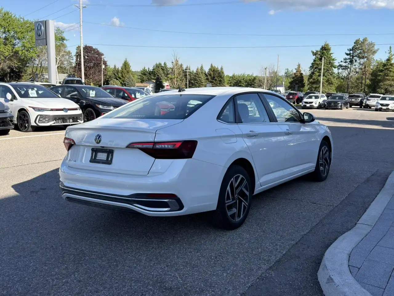 Volkswagen Jetta снимка Volkswagen Jetta