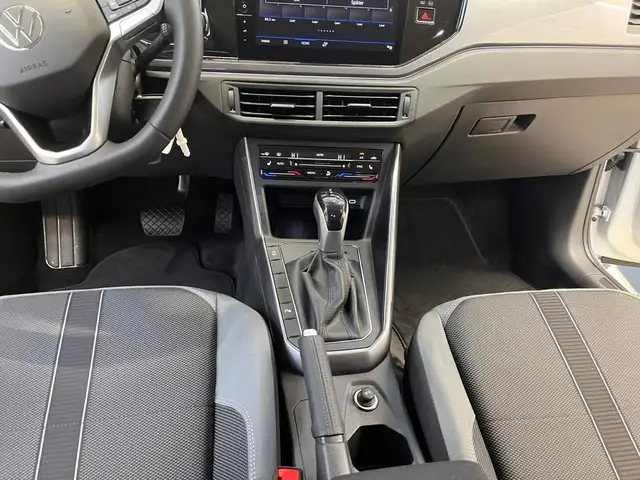 Volkswagen Polo view 9