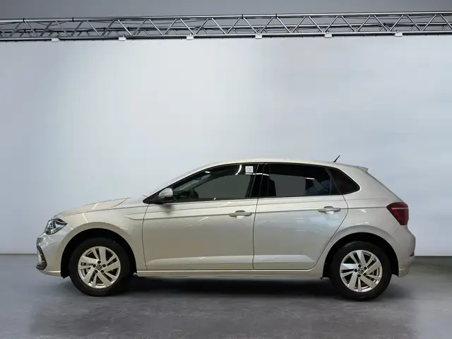 Volkswagen Polo view 3