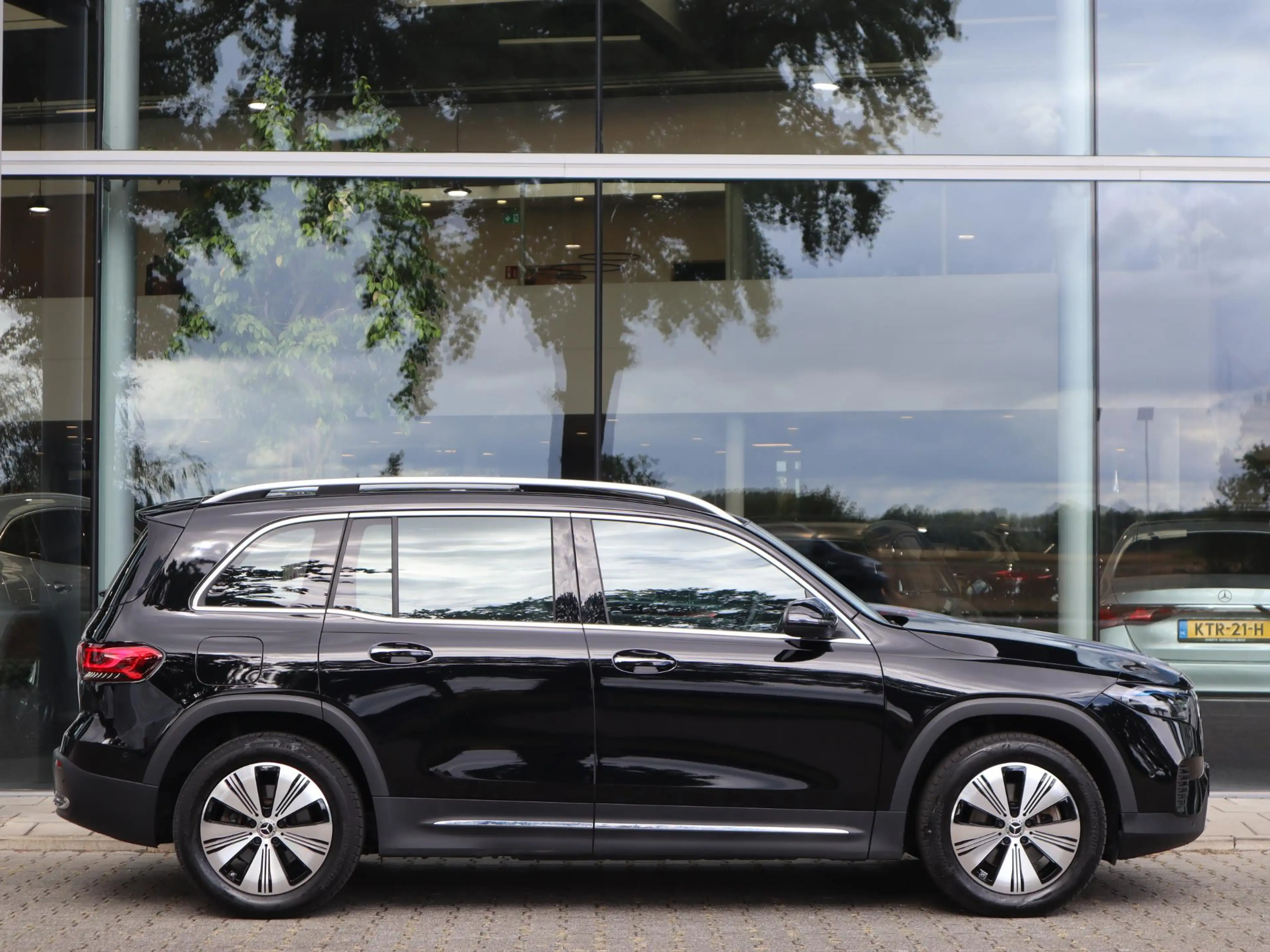 Mercedes-Benz EQB 250 Luxury Line 67 kWh — photo 5