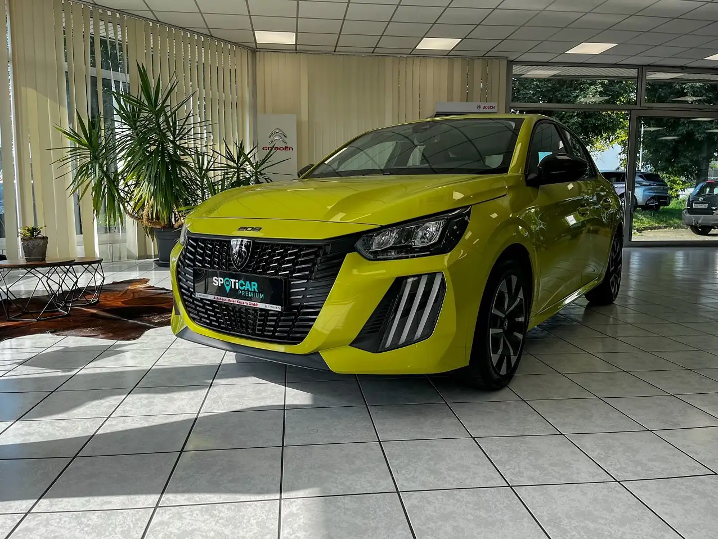 Peugeot 208 Active Gelb - 2