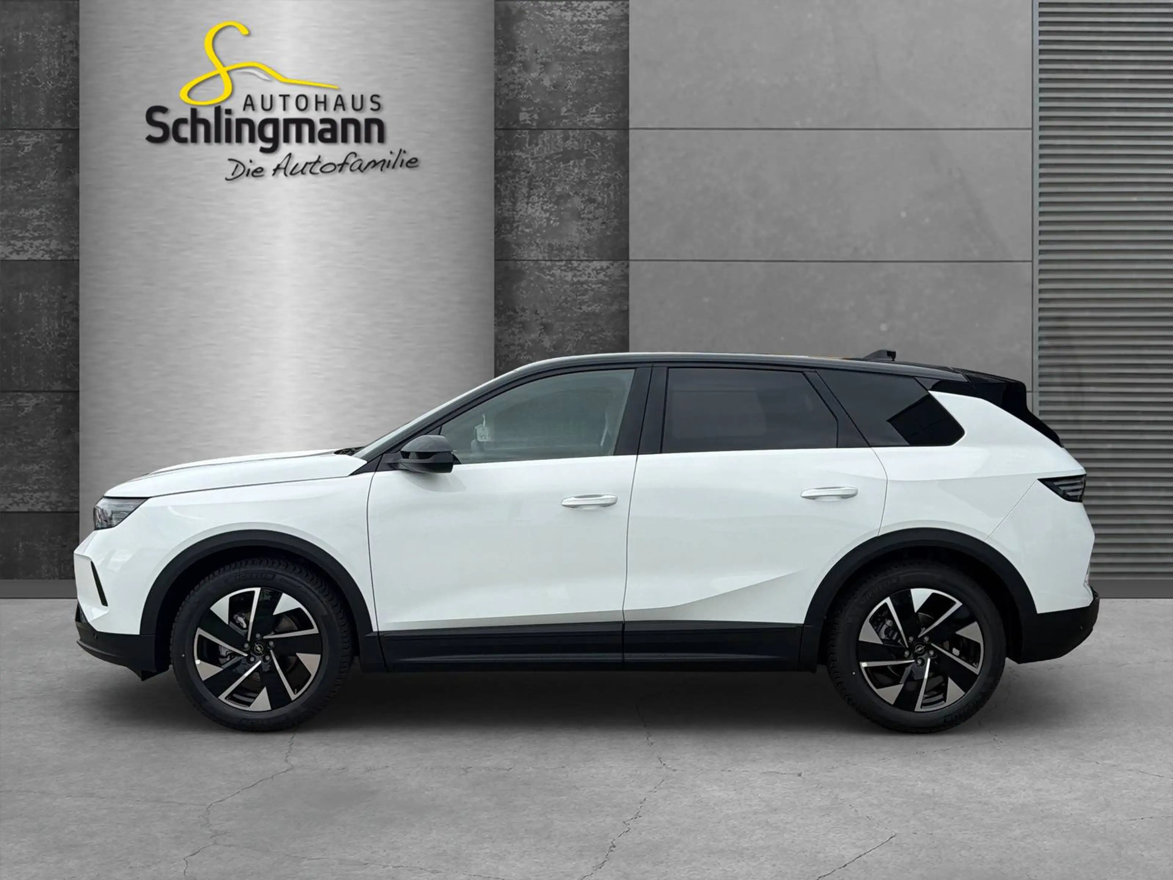 Opel Grandland 1.2 48V Mild-Hybrid 107 kW GS — photo 2