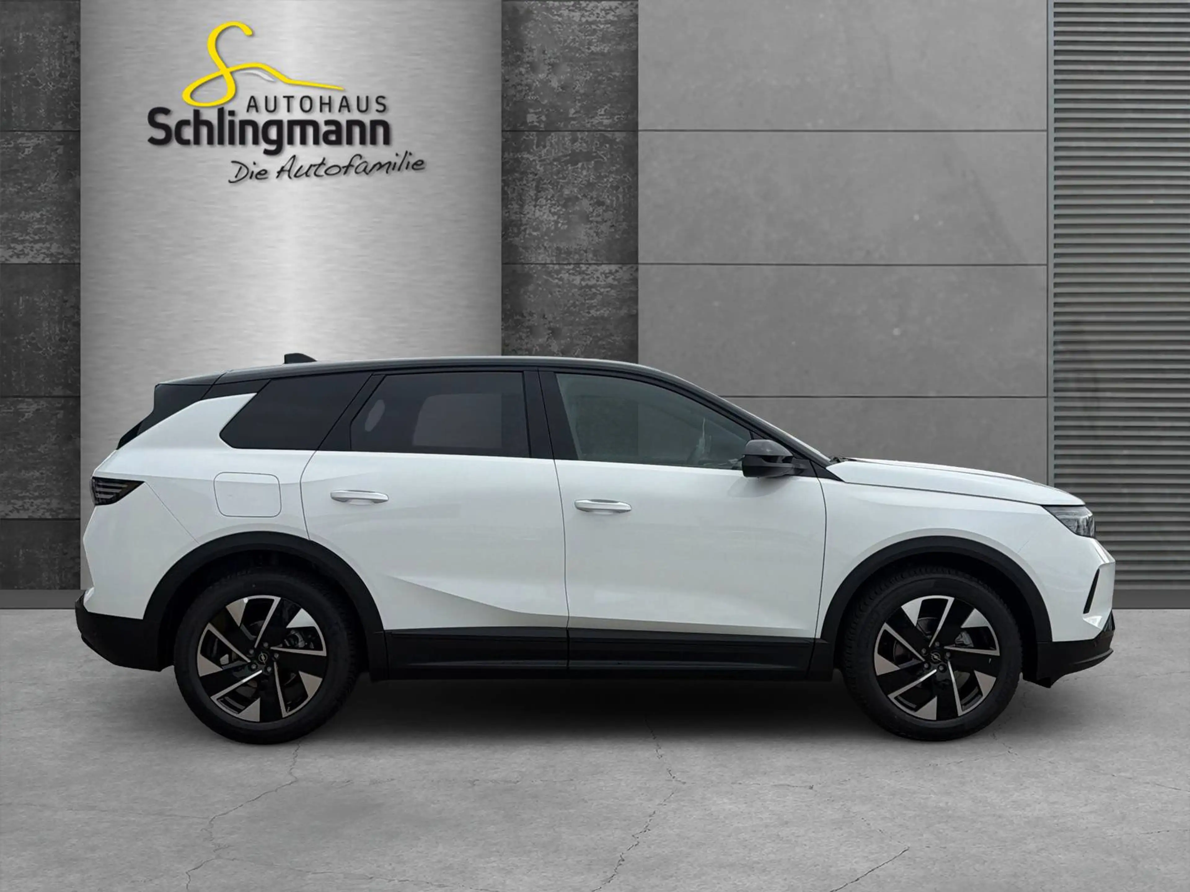 Opel Grandland 1.2 48V Mild-Hybrid 107 kW GS — photo 6
