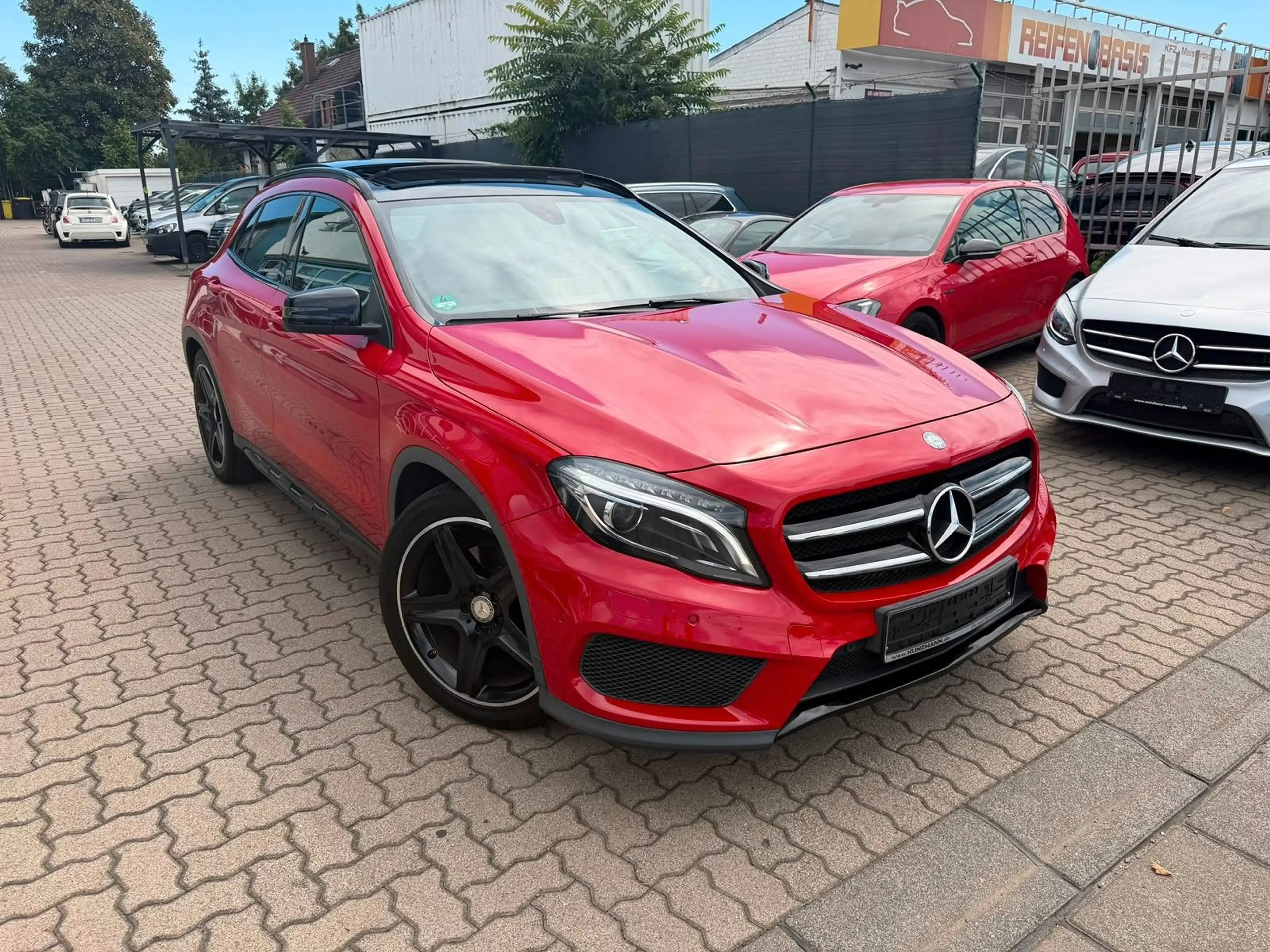 Mercedes-Benz GLA 250 *AMG*PANORAMA*BI-XENON*NIGHT-PAKET* — photo 15
