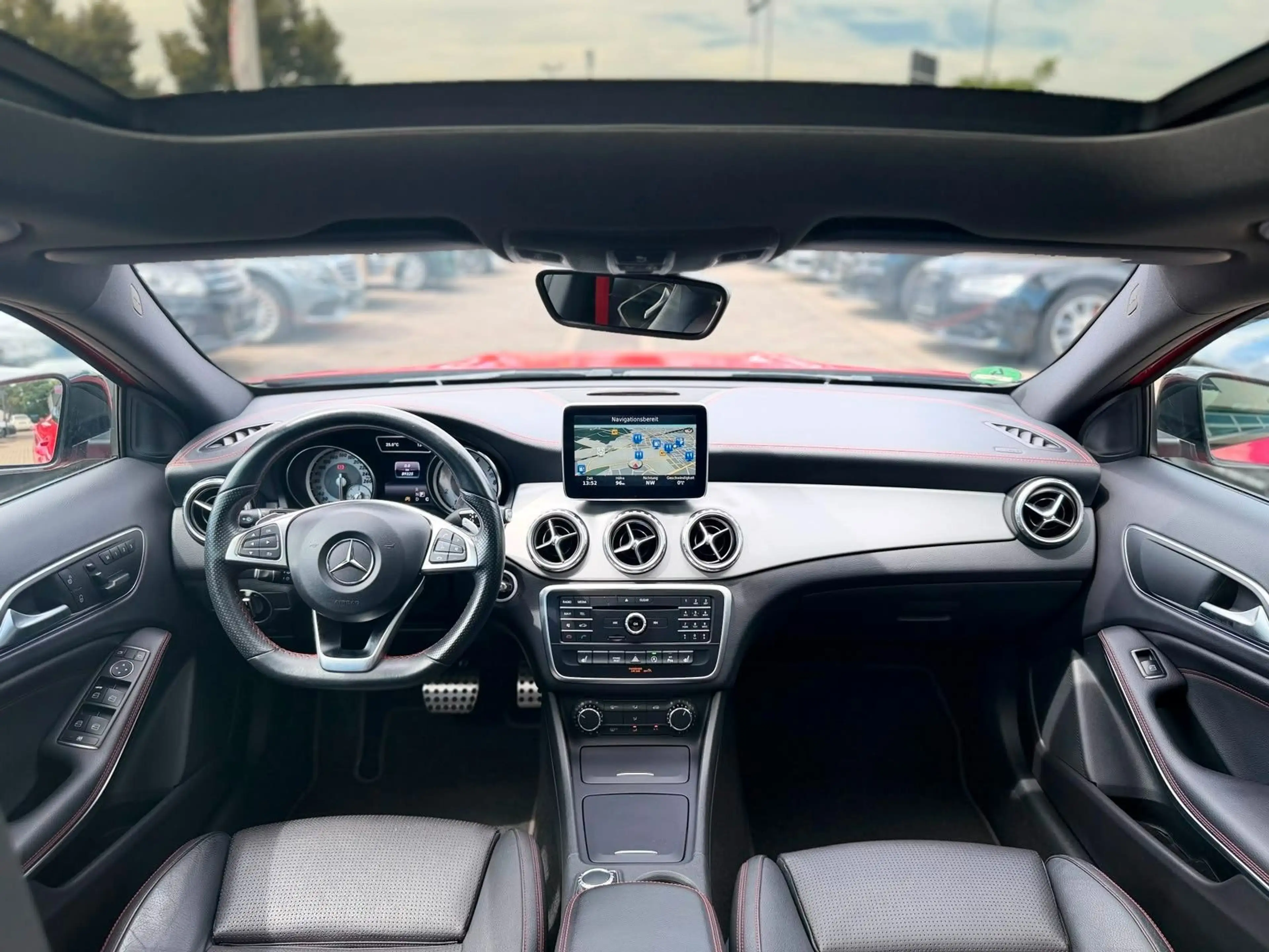 Mercedes-Benz GLA 250 *AMG*PANORAMA*BI-XENON*NIGHT-PAKET* — photo 10