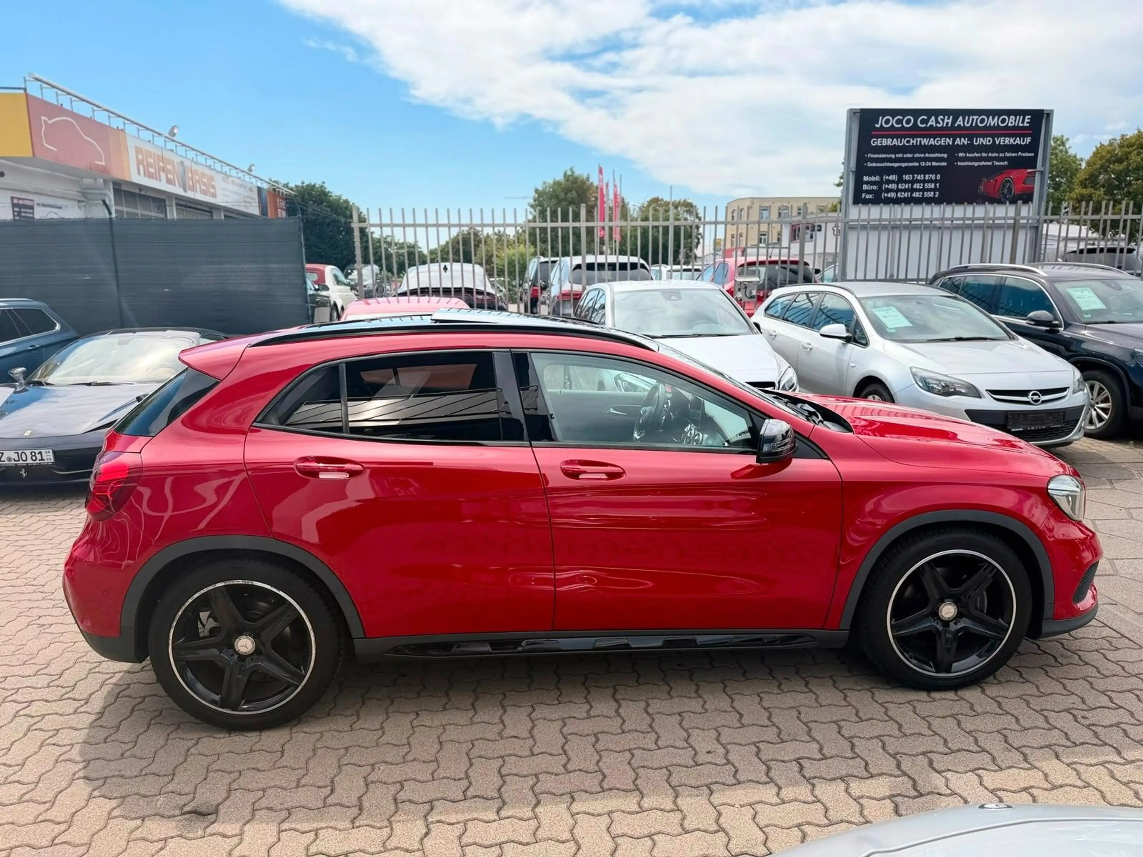 Mercedes-Benz GLA 250 *AMG*PANORAMA*BI-XENON*NIGHT-PAKET* — photo 5