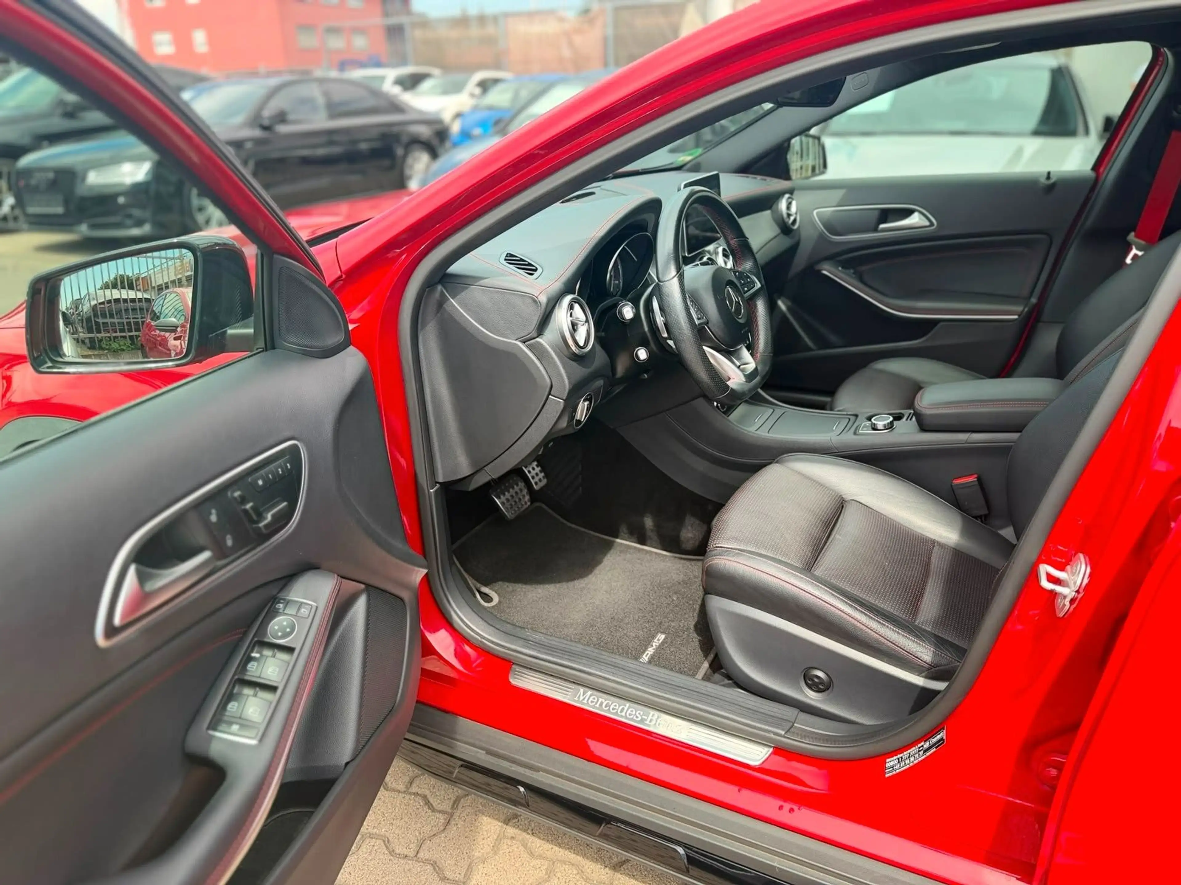 Mercedes-Benz GLA 250 *AMG*PANORAMA*BI-XENON*NIGHT-PAKET* — photo 14