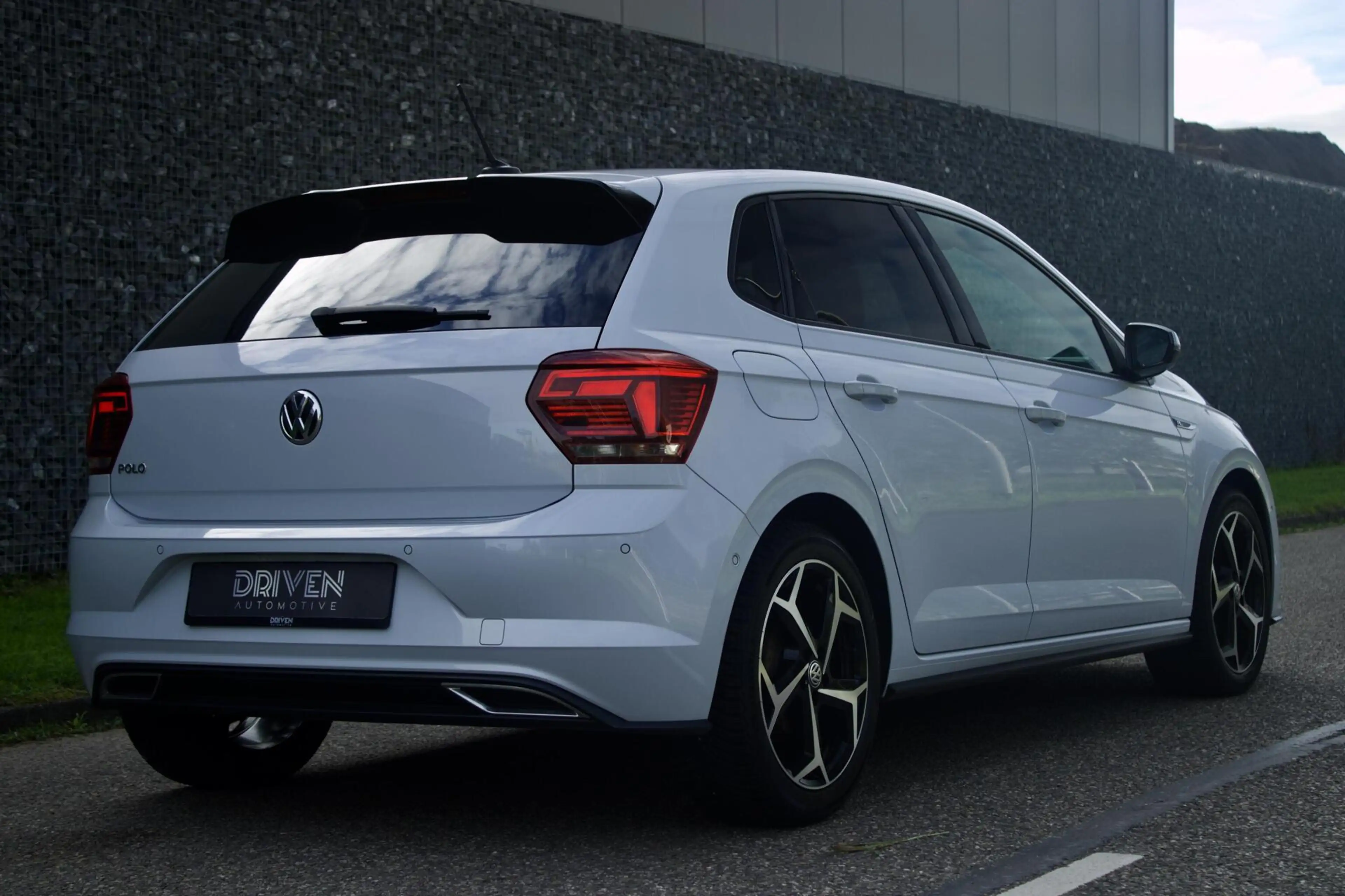 Volkswagen Polo 1.0 TSI Highline|3x R-LINE- DSG -LED -Camera — photo 5