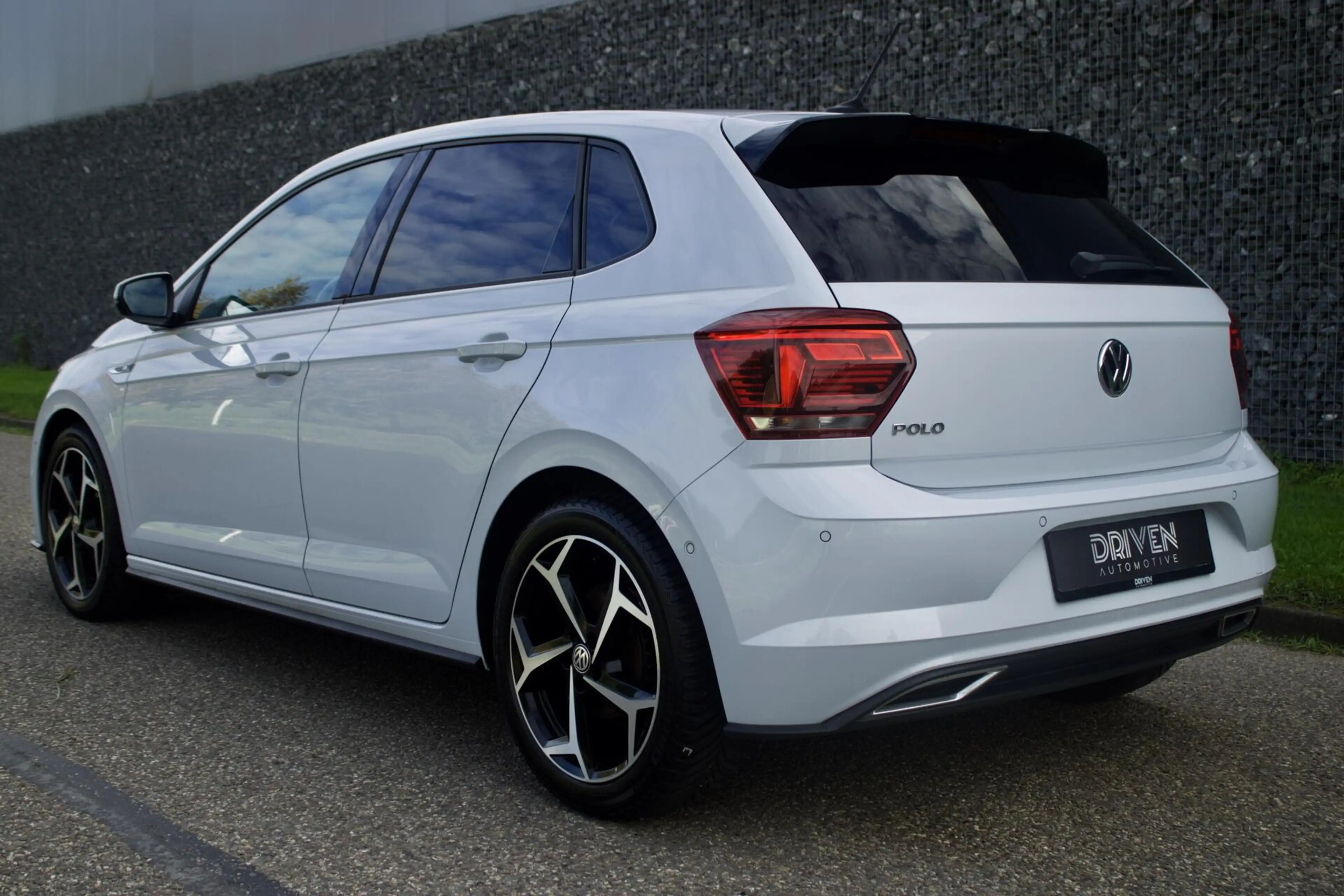 Volkswagen Polo 1.0 TSI Highline|3x R-LINE- DSG -LED -Camera — photo 4