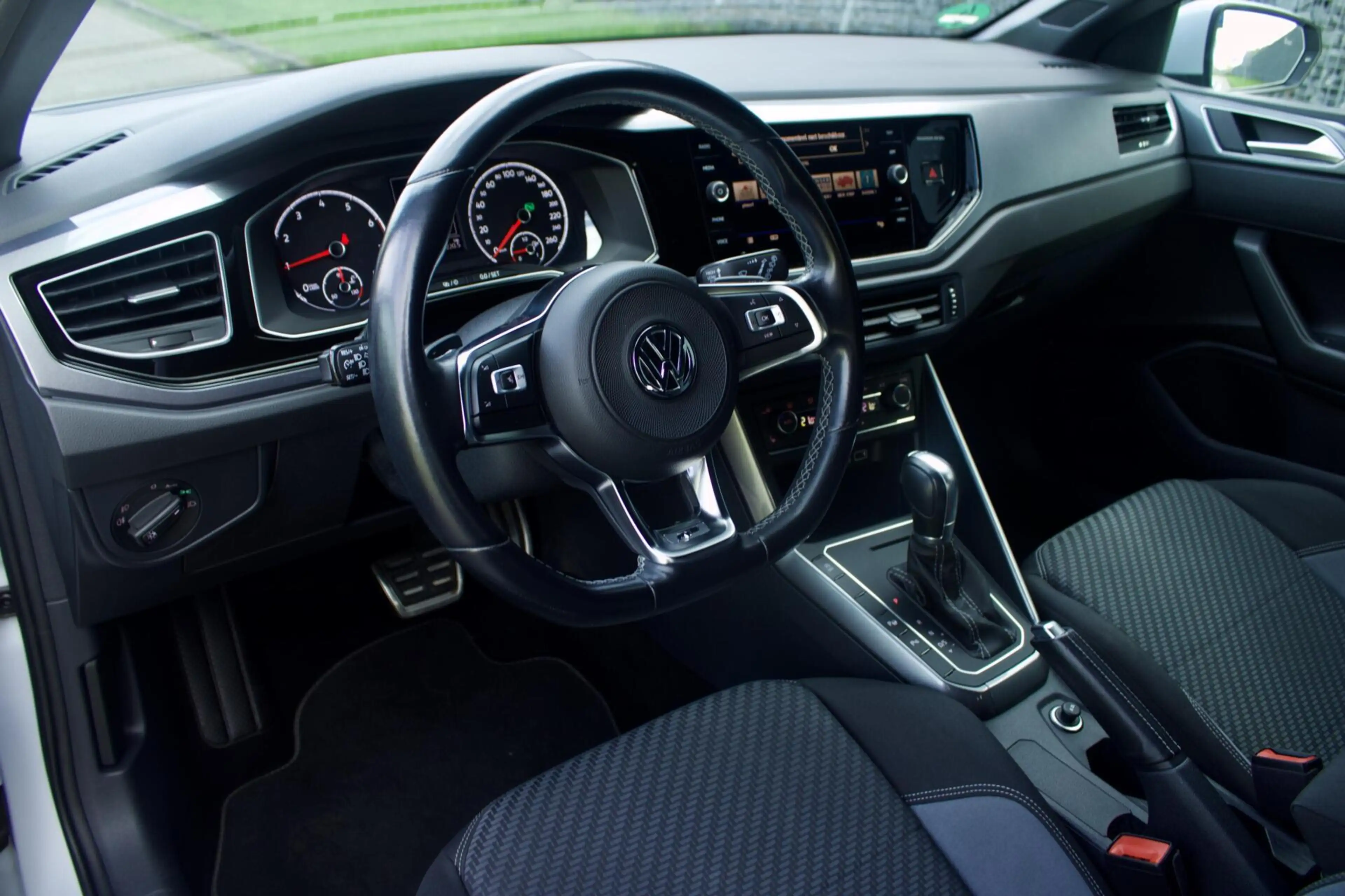 Volkswagen Polo 1.0 TSI Highline|3x R-LINE- DSG -LED -Camera — photo 2